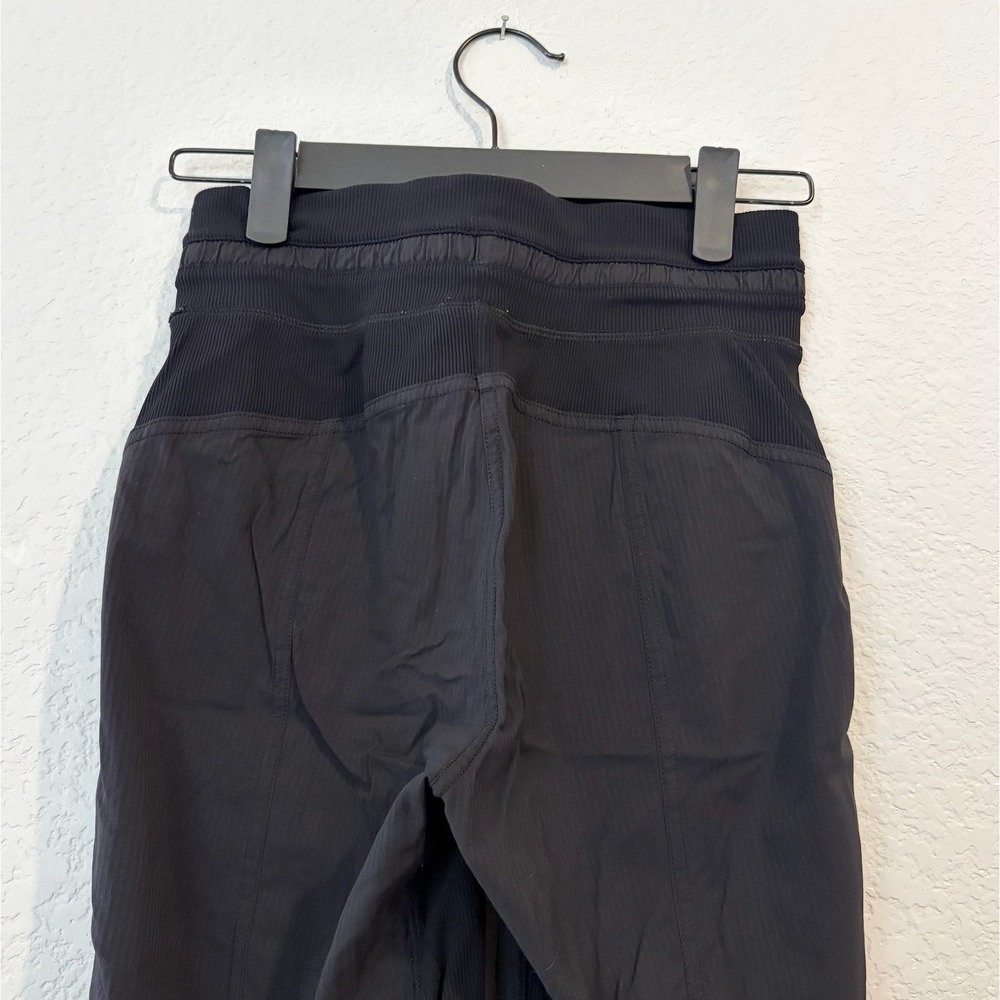 Lululemon Beyond the Studio Crop Black Joggers High Rise SIZE 0 - Picture 6 of 9